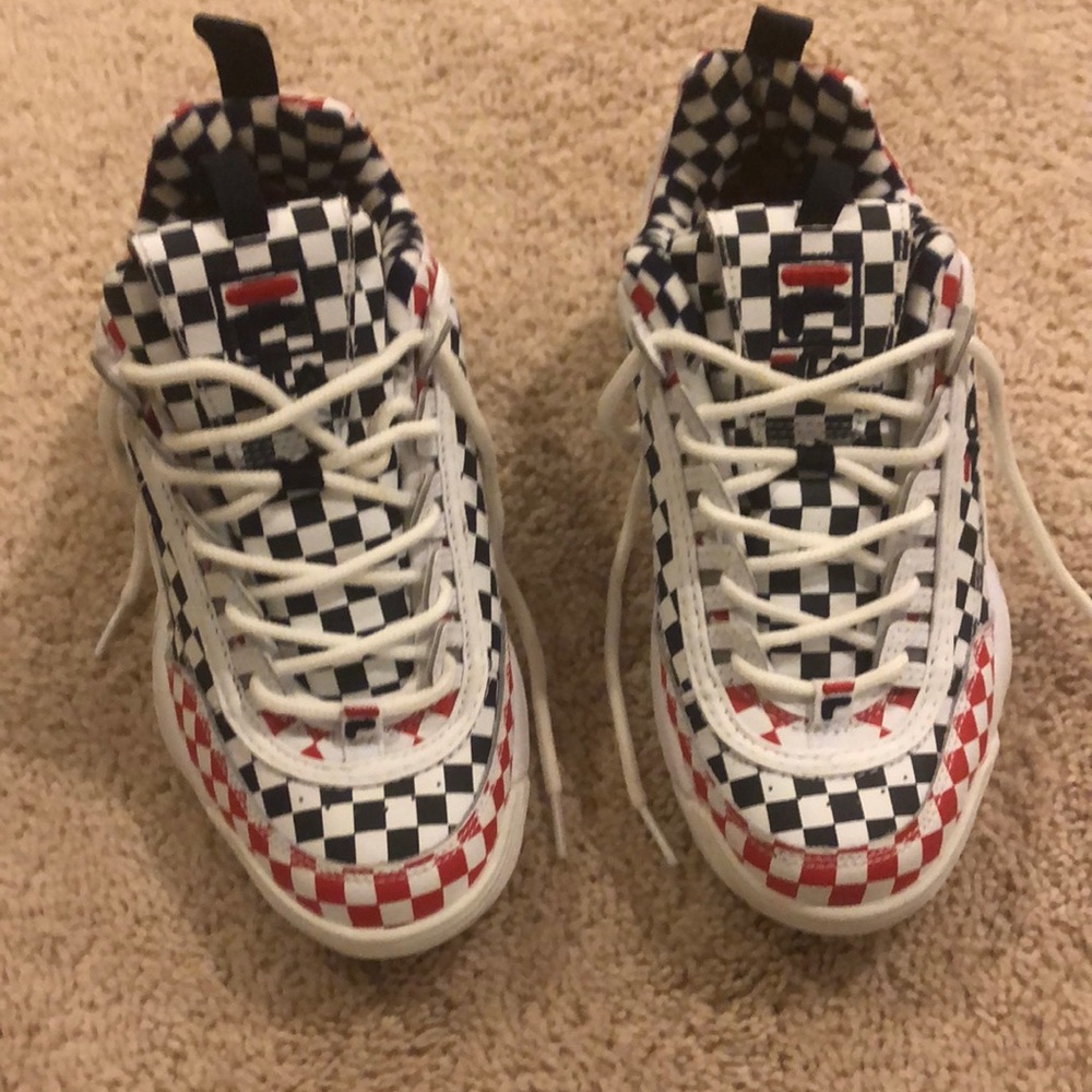 checkered fila’s